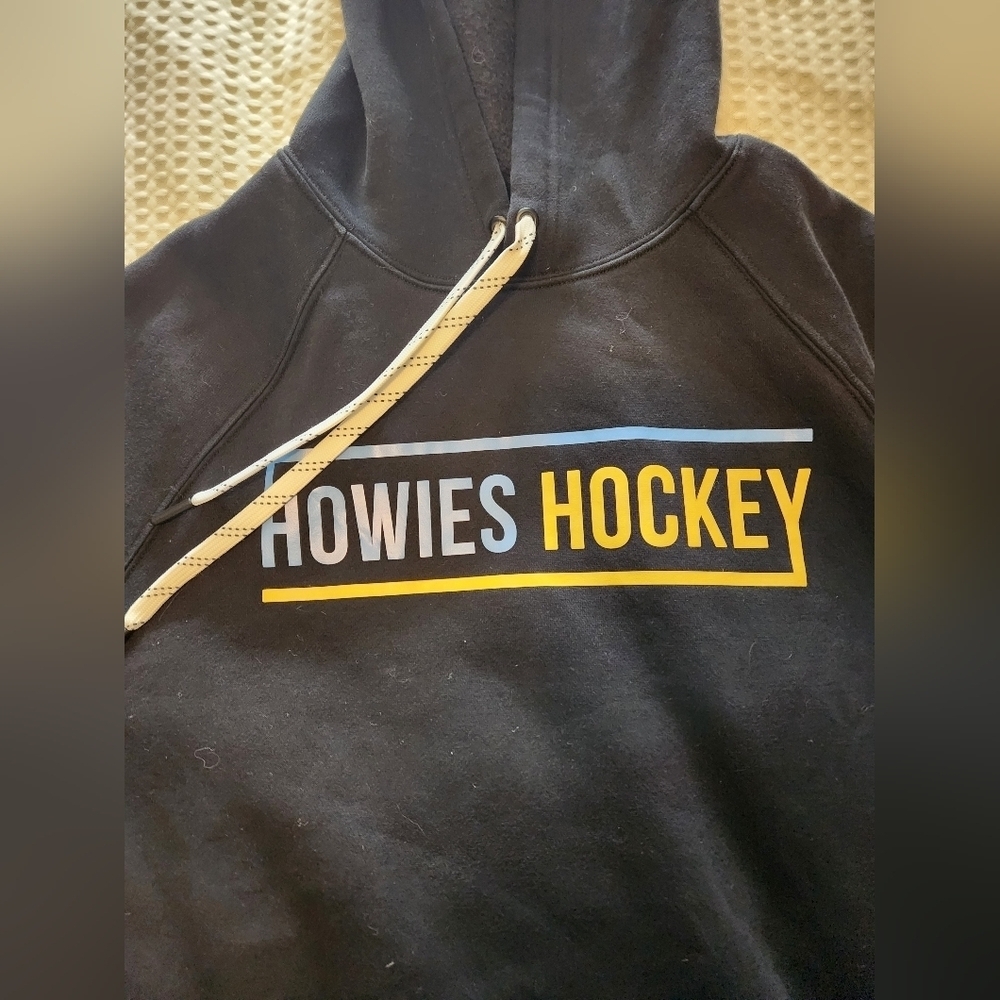 Men's Howies Hockey Hoodie Size Medium